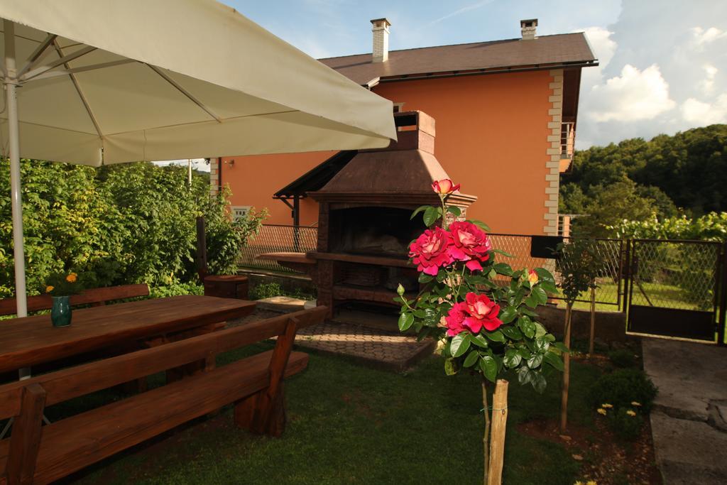 Rooms Markovic Otocac Exterior photo