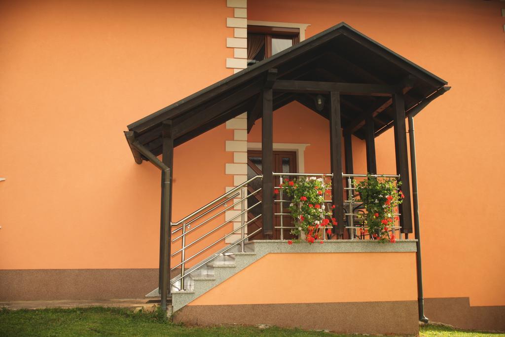 Rooms Markovic Otocac Exterior photo